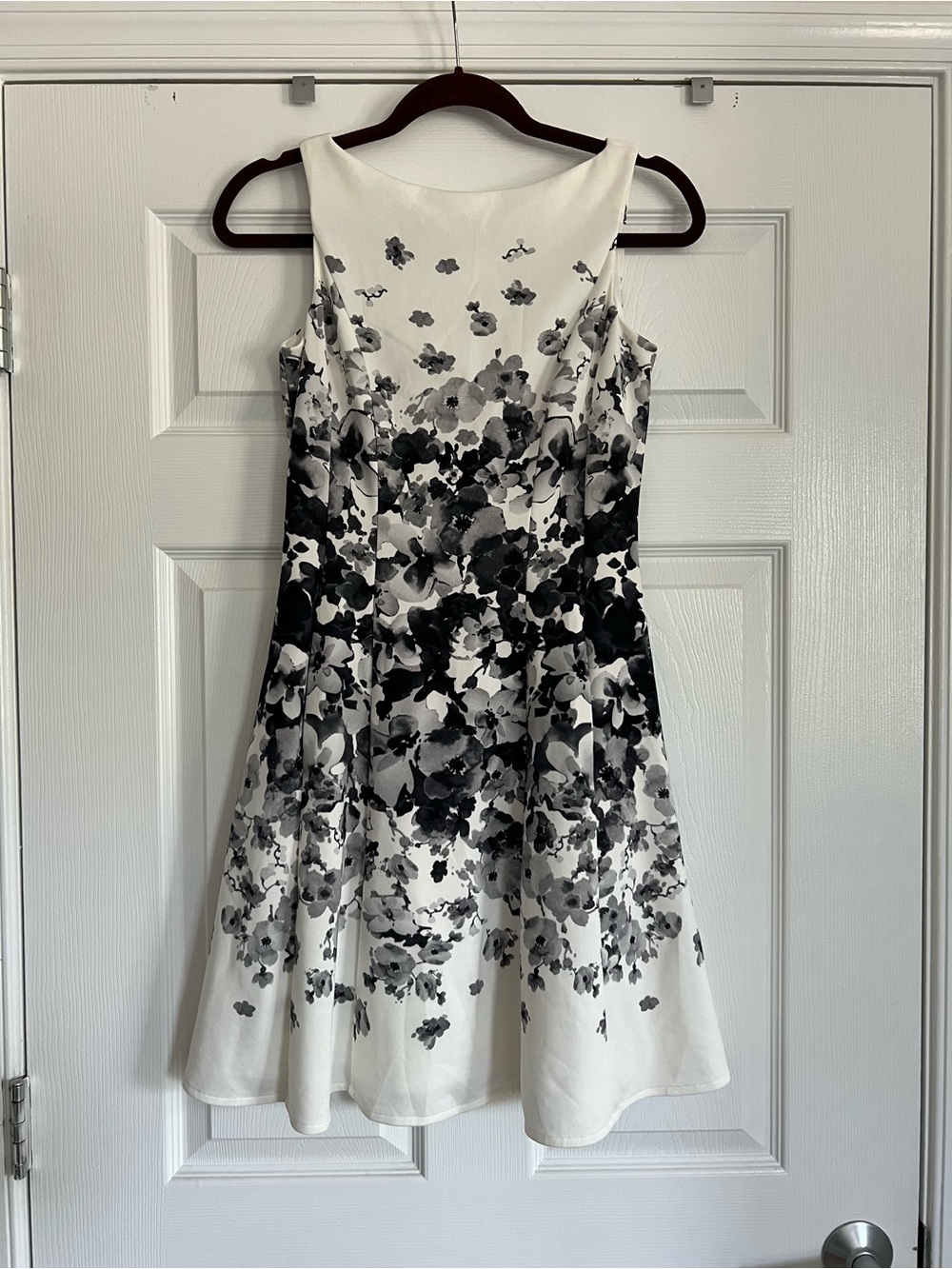 Maggy London Black & White Floral Midi Dress